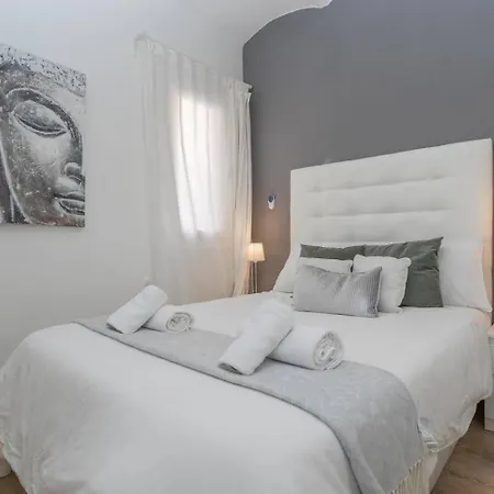 Fira Boutique By Myrentalhost