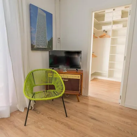 Fira Boutique By Myrentalhost لوسبيتاليت دي يوبريغات